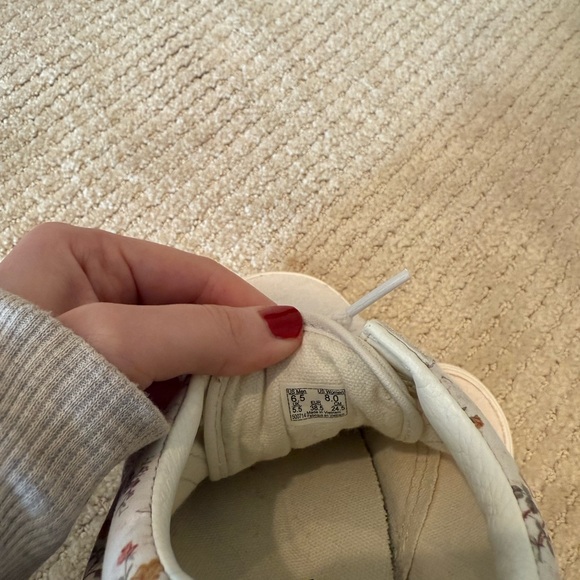 Floral Vans Old Skool Sneaker - Picture 3 of 3